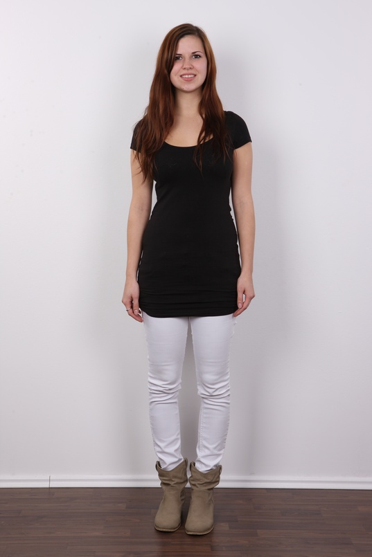 2. Download full pics of Aneta (21) from czechcasting.com