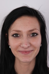 1. Download full pics of Dana (22) from czechcasting.com