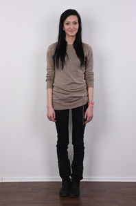 2. Download full pics of Dana (22) from czechcasting.com