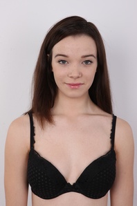 6. Download full pics of Eliska (19) from czechcasting.com
