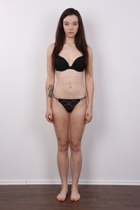 7. Download full pics of Eliska (19) from czechcasting.com