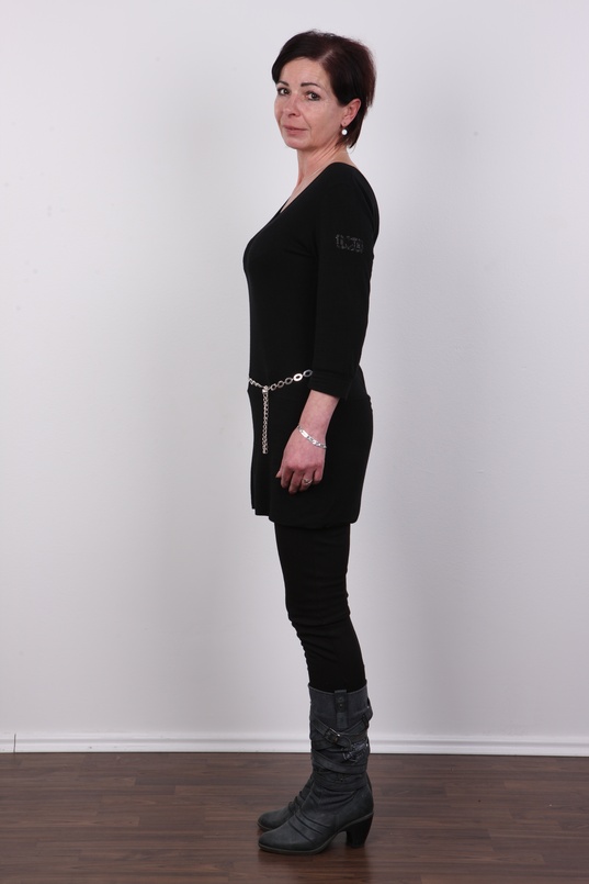 3. Download full pics of Drahomira (53) from czechcasting.com