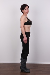 5. Download full pics of Drahomira (53) from czechcasting.com