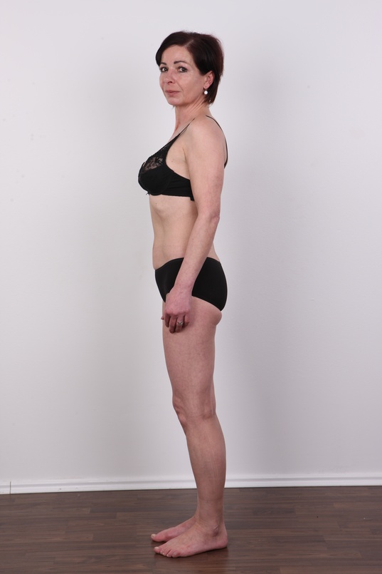 8. Download full pics of Drahomira (53) from czechcasting.com