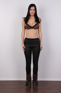 4. Download full pics of Michaela (23) from czechcasting.com