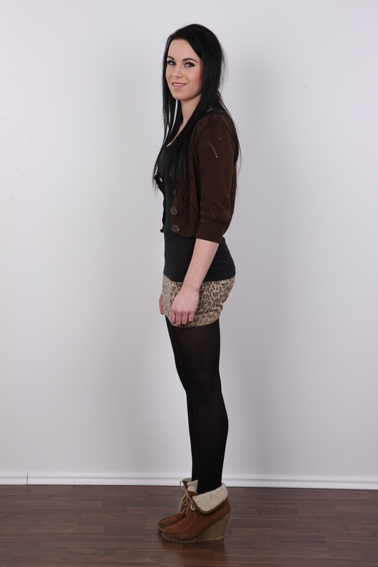 3. Download full pics of Lucie (19) from czechcasting.com