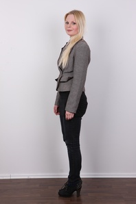 3. Download full pics of Aneta (20) from czechcasting.com