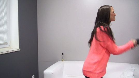 12. Download full pics of Hanka (22) from czechcasting.com