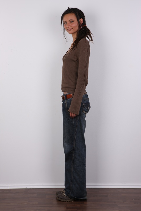 3. Download full pics of Martina (27) from czechcasting.com