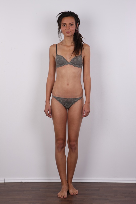 7. Download full pics of Martina (27) from czechcasting.com