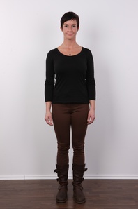 2. Download full pics of Petra (30) from czechcasting.com