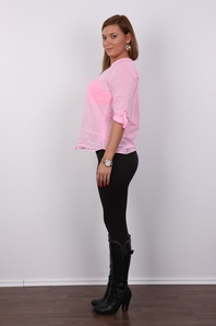 3. Download full pics of Pavla (23) from czechcasting.com