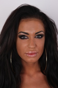 1. Download full pics of Simona (21) from czechcasting.com