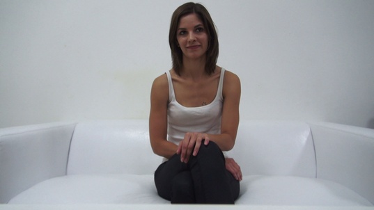 1. Download full pics of Tereza (23) from czechcasting.com