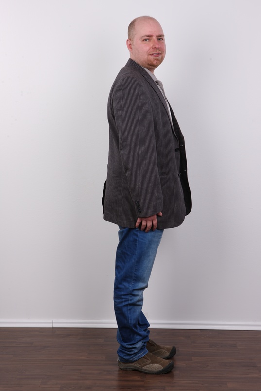 4. Download full pics of Stepan (38) from czechcasting.com