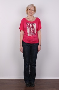 2. Download full pics of Jaroslava (49) from czechcasting.com