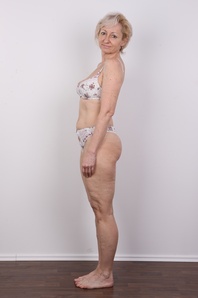 8. Download full pics of Jaroslava (49) from czechcasting.com