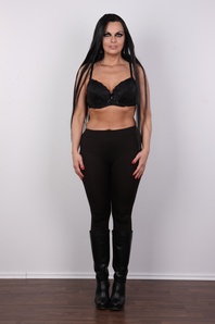 4. Download full pics of Andrea (39) from czechcasting.com