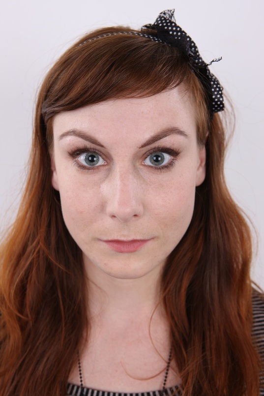 1. Download full pics of Martina (28) from czechcasting.com