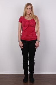 2. Download full pics of Jana (27) from czechcasting.com