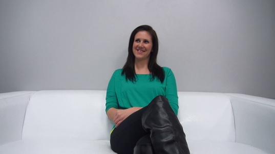 1. Download full pics of Klara (26) from czechcasting.com