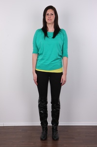 2. Download full pics of Klara (26) from czechcasting.com