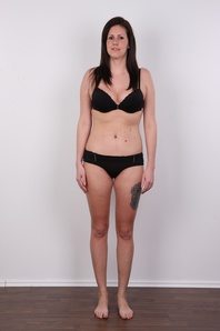 7. Download full pics of Klara (26) from czechcasting.com