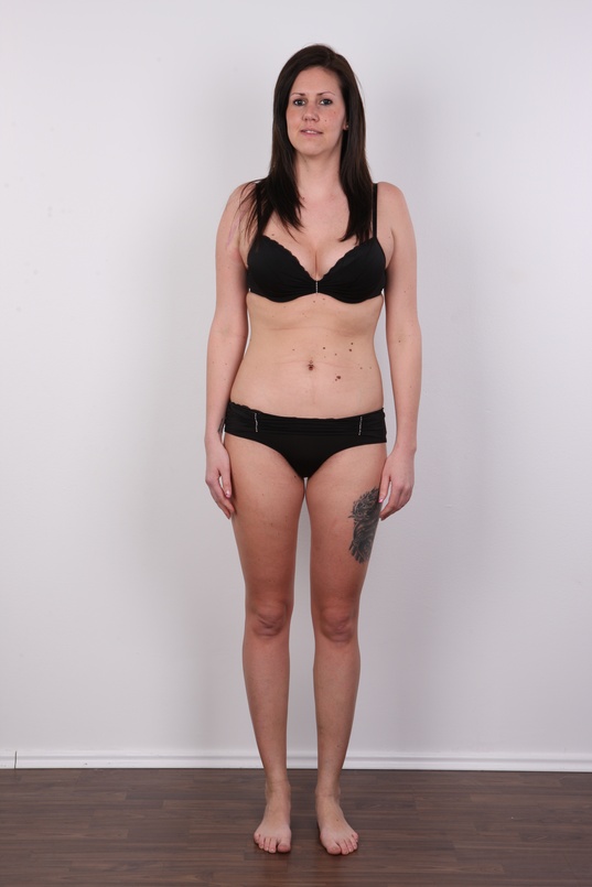 7. Download full pics of Klara (26) from czechcasting.com