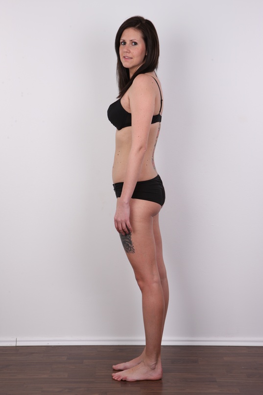 8. Download full pics of Klara (26) from czechcasting.com