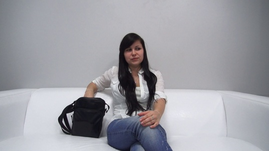 1. Download full pics of Zuzana (20) from czechcasting.com