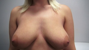 2. Download full pics of Nikola (21) from czechcasting.com