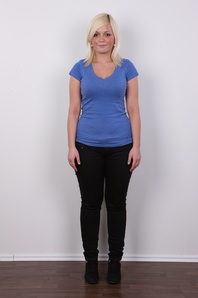 2. Download full pics of Nikola (21) from czechcasting.com