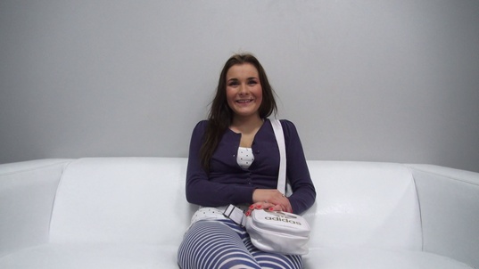 1. Download full pics of Daniela (18) from czechcasting.com