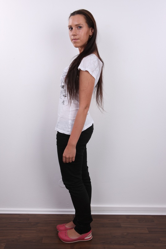 3. Download full pics of Denisa (22) from czechcasting.com