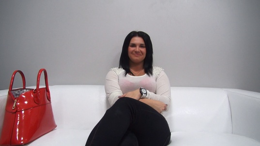 1. Download full pics of Kristyna (21) from czechcasting.com