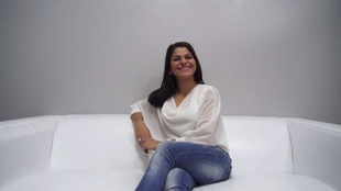 1. Download full pics of Lucie (20) from czechcasting.com