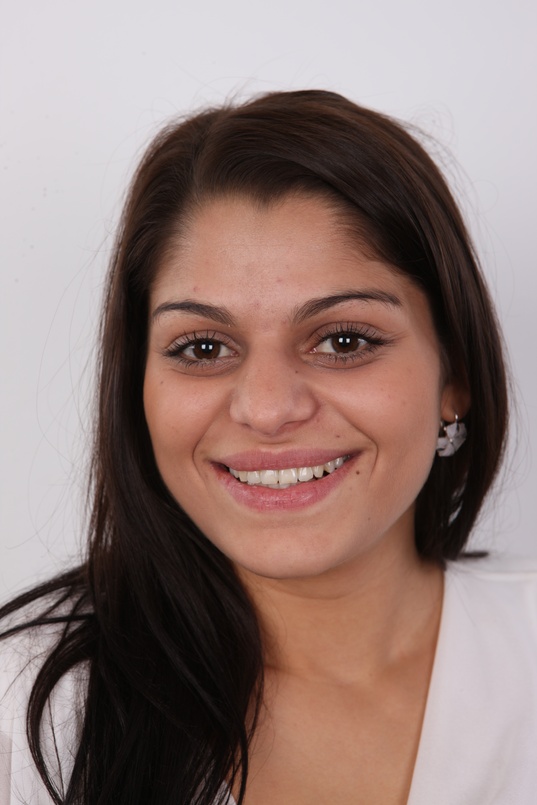 1. Download full pics of Lucie (20) from czechcasting.com