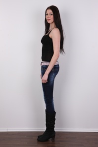 3. Download full pics of Mila (19) from czechcasting.com