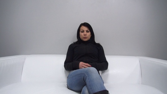 1. Download full pics of Tereza (23) from czechcasting.com