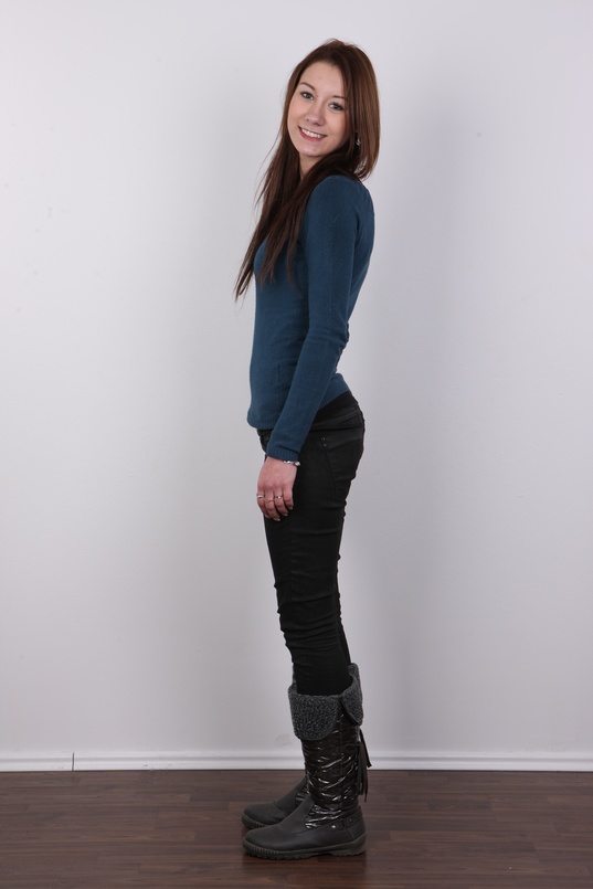 3. Download full pics of Ingrid (20) from czechcasting.com