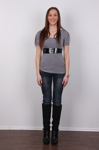 2. Download full pics of Vladena (21) from czechcasting.com