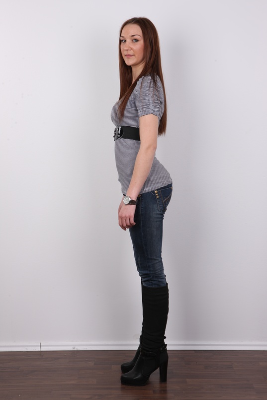 3. Download full pics of Vladena (21) from czechcasting.com