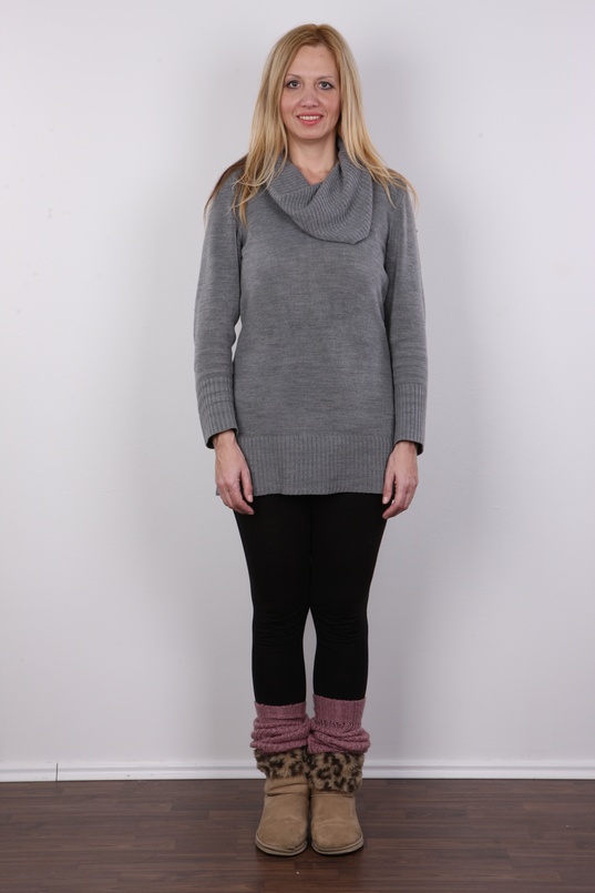 2. Download full pics of Dita (33) from czechcasting.com