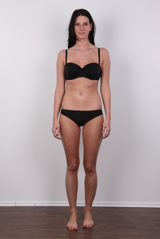 7. Download full pics of Tereza (21) from czechcasting.com