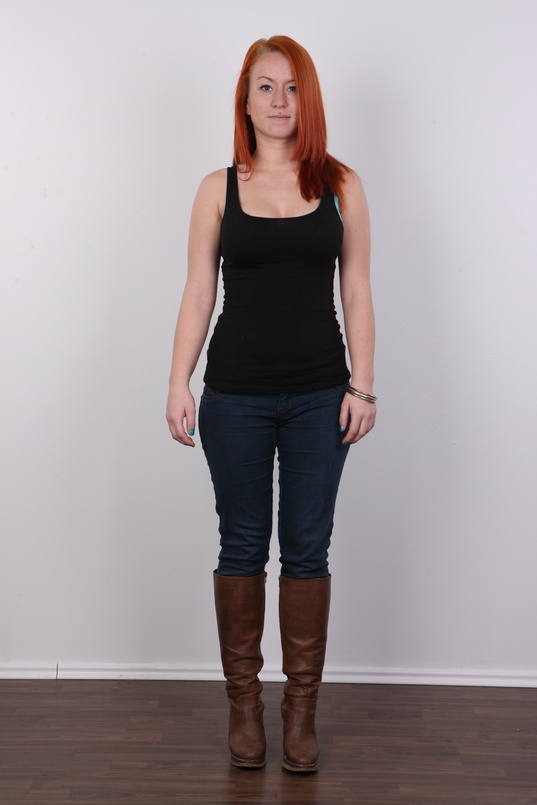 2. Download full pics of Tereza (20) from czechcasting.com