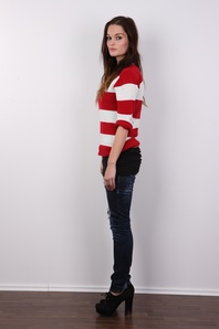 3. Download full pics of Sara (24) from czechcasting.com