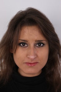 1. Download full pics of Jana (27) from czechcasting.com