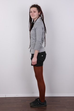 3. Download full pics of model Eva (21) from czechcasting.com