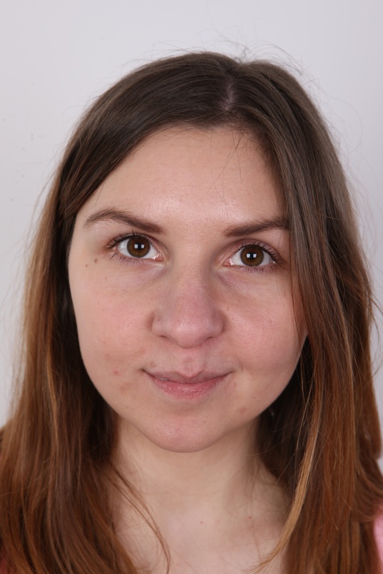 1. Download full pics of Klara (21) from czechcasting.com