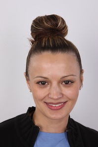 1. Download full pics of Katka (30) from czechcasting.com